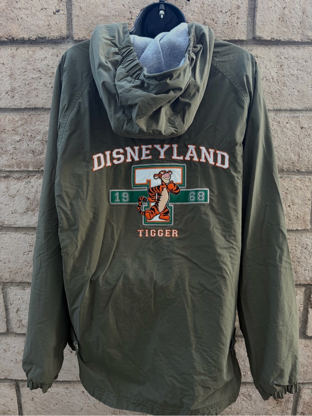 Disney Tigger Jacket with Tigger Graphic and 'DISNEYLAND 1968' Design